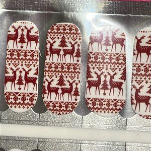 Christmas nail polish strips 🎄